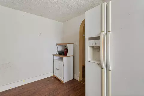 Entry Way - 55 Oak St, Weldon, IL 61882 photo 2 of 3
