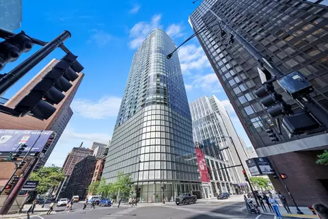 600 N Fairbanks Ct #2102, Chicago, IL 60611