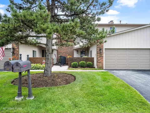 19 W173 Theresa Ln, Oak Brook, IL 60523