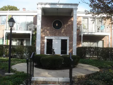 5117 Blodgett Ave #208, Downers Grove, IL 60515