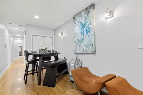 Dining - 715 E 41st St #1, Chicago, IL 60653 photo 1 of 1