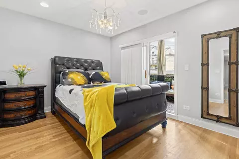 Bedroom - 715 E 41st St #1, Chicago, IL 60653 photo 2 of 3