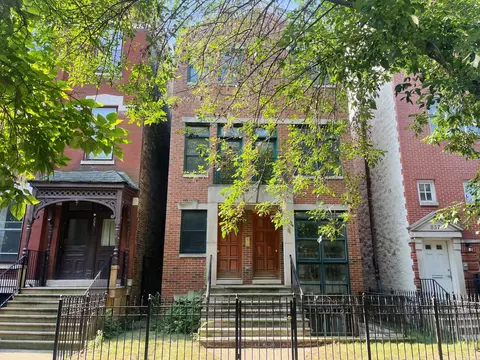 855 W George St, Chicago, IL 60657