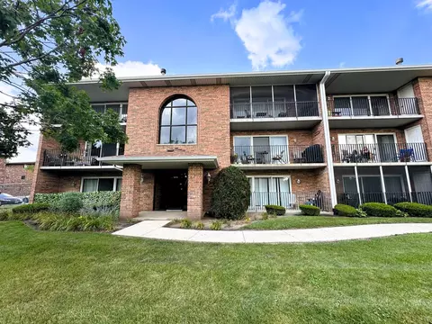 5646 W 158th St #402, Oak Forest, IL 60452