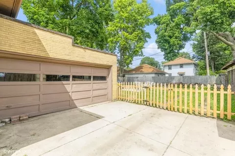 314 Prairie St, Elgin, IL 60120 photo 13