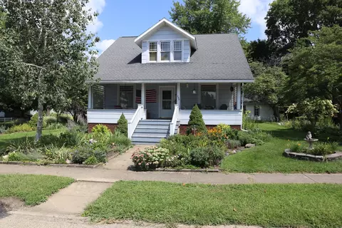 208 Heaton St, Walnut, IL 61376