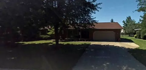 807 N Oakwood St, Effingham, IL 62401