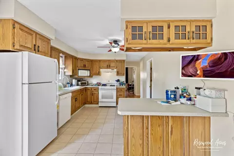 115 E 2740s Rd, Kankakee, IL 60901 photo 7