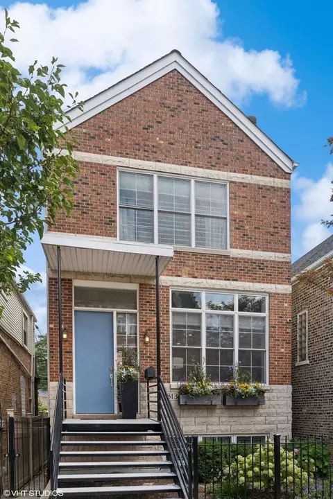 1813 N Hermitage Ave, Chicago, IL 60622