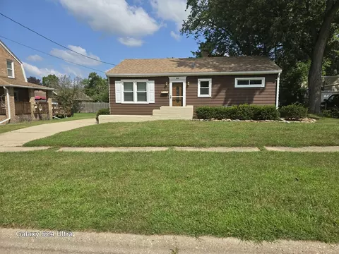 529 Center St, South Beloit, IL 61080