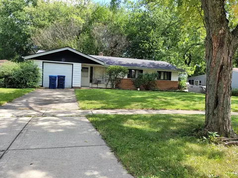 1707 Winthrop Ln, Schaumburg, IL 60193
