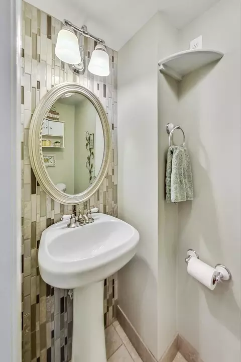1100 Mount Vernon Ct #C, Wheaton, IL 60189 photo 11