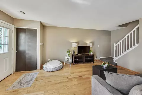1100 Mount Vernon Ct #C, Wheaton, IL 60189 photo 4
