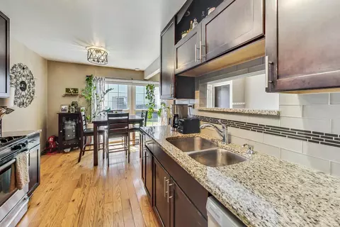 1100 Mount Vernon Ct #C, Wheaton, IL 60189 photo 9