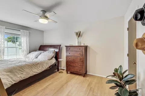 1100 Mount Vernon Ct #C, Wheaton, IL 60189 photo 13