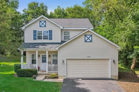 21594 W Pine St, Lake Villa, IL 60046