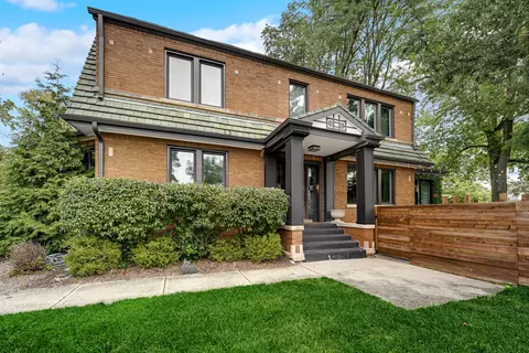 9243 S Hoyne Ave, Chicago, IL 60643