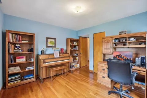 9109 Bartlett Ave, Brookfield, IL 60513 photo 14