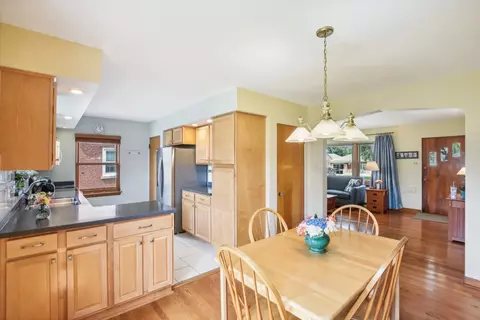 9109 Bartlett Ave, Brookfield, IL 60513 photo 7