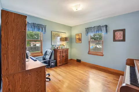 9109 Bartlett Ave, Brookfield, IL 60513 photo 13