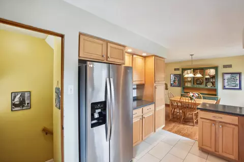 9109 Bartlett Ave, Brookfield, IL 60513 photo 10