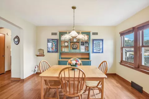 9109 Bartlett Ave, Brookfield, IL 60513 photo 6