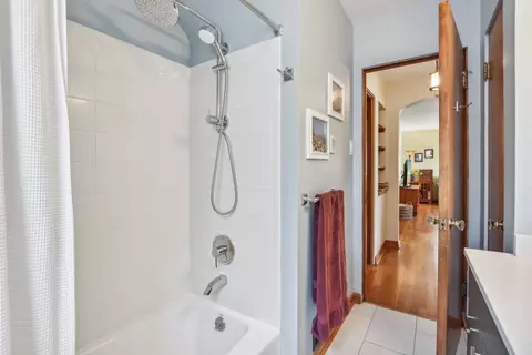 9109 Bartlett Ave, Brookfield, IL 60513 photo 16