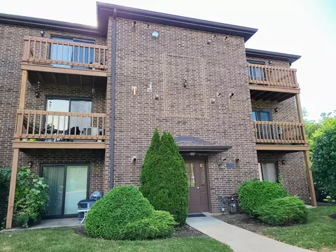 2246 Abbeywood Dr #D, Lisle, IL 60532