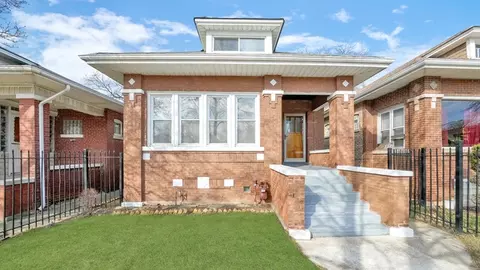 7536 S Clyde Ave, Chicago, IL 60649