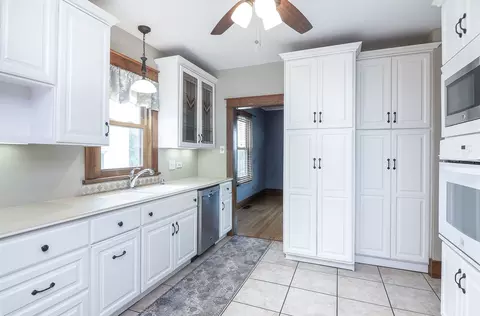 32 E Division St, Lemont, IL 60439 photo 6