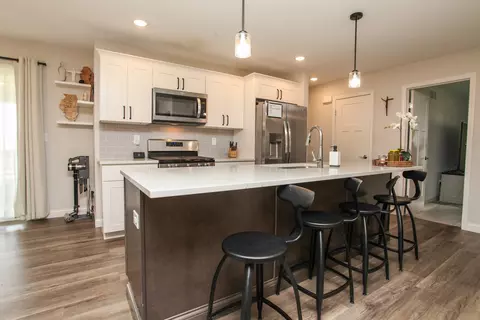 Kitchen - 5 Fedor Cir, Bloomington, IL 61705 photo 1 of 6