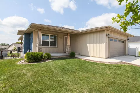 Exterior - 5 Fedor Cir, Bloomington, IL 61705 photo 2 of 8
