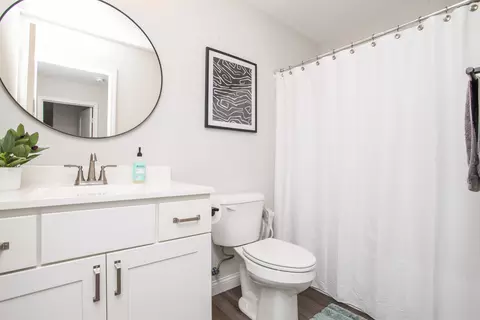 Bath - 5 Fedor Cir, Bloomington, IL 61705 photo 2 of 3