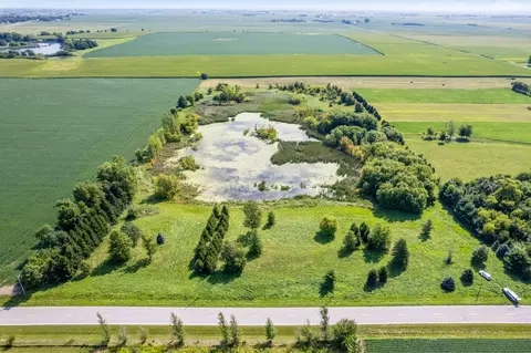 000 Paw Paw Rd, Paw Paw, IL 61353