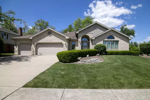 13500 Pawnee Rd, Orland Park, IL 60462