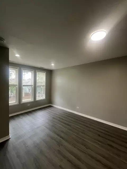 33 E 100th St, Chicago, IL 60628 photo 4