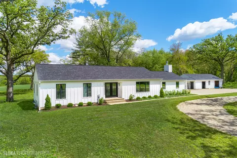 110 N Fleming Rd, Bull Valley, IL 60098
