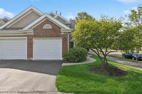 2016 N Stillwater Rd, Arlington Heights, IL 60004