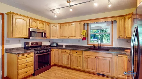 300 Kohl Ave, Spring Grove, IL 60081 photo 6