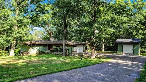300 Kohl Ave, Spring Grove, IL 60081 photo 2