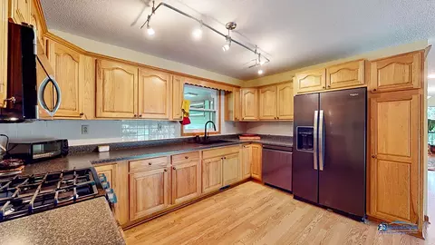 300 Kohl Ave, Spring Grove, IL 60081 photo 5