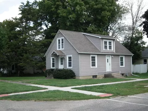 802 Edward St, Henry, IL 61537 photo 1
