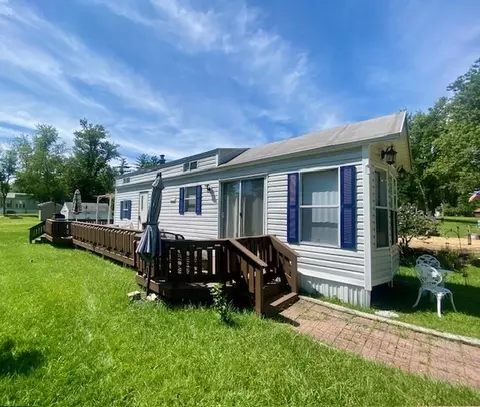 24236 Woodhaven, Sublette, IL 61367