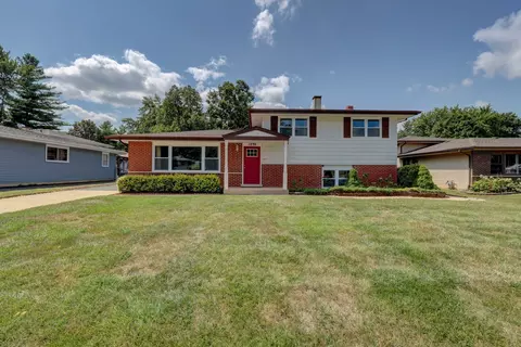1030 Poplar Ln, Bartlett, IL 60103 photo 2