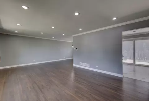 1030 Poplar Ln, Bartlett, IL 60103 photo 3