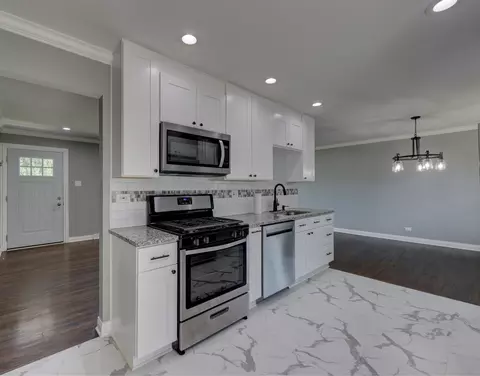 1030 Poplar Ln, Bartlett, IL 60103 photo 8