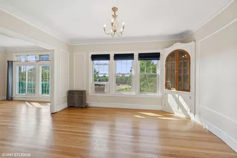 Living - 1518 E 59th St #3A, Chicago, IL 60637 photo 5 of 8