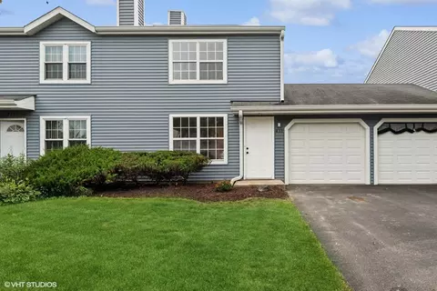 433 Normandie Ln, Round Lake Beach, IL 60073