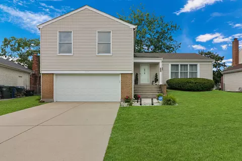 207 Mystic Pl, Vernon Hills, IL 60061