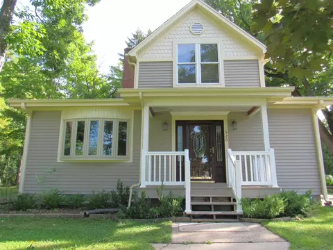 520 Jefferson St, Ingleside, IL 60041
